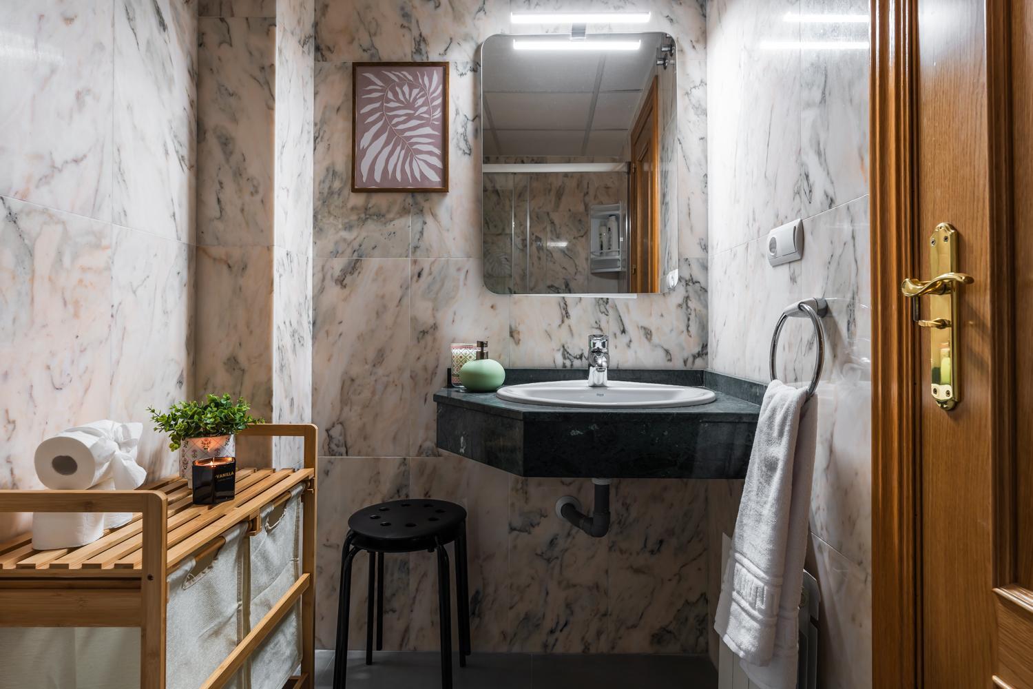 Appartamento Tuguest Station With Parking Granada Esterno foto