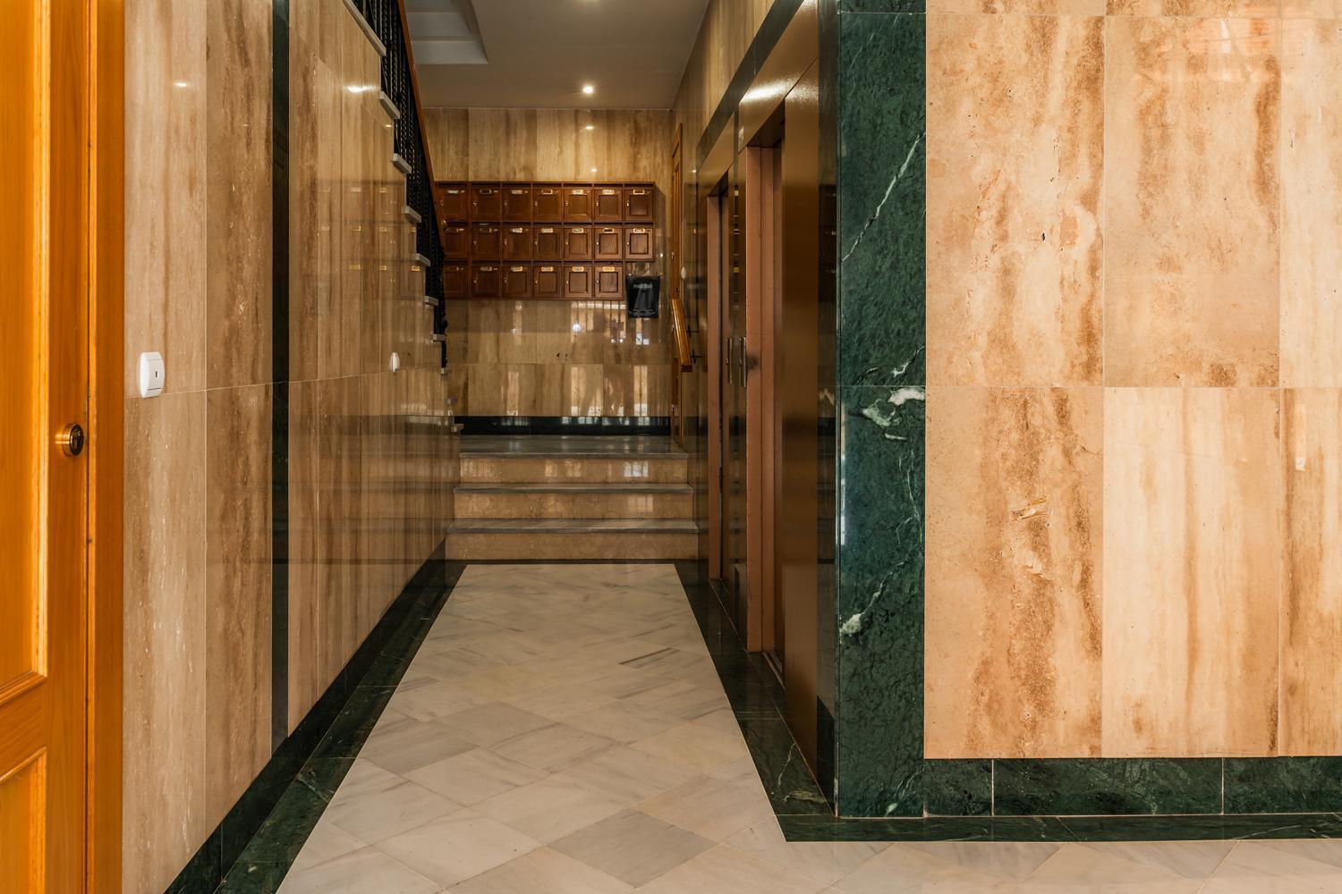Appartamento Tuguest Station With Parking Granada Esterno foto